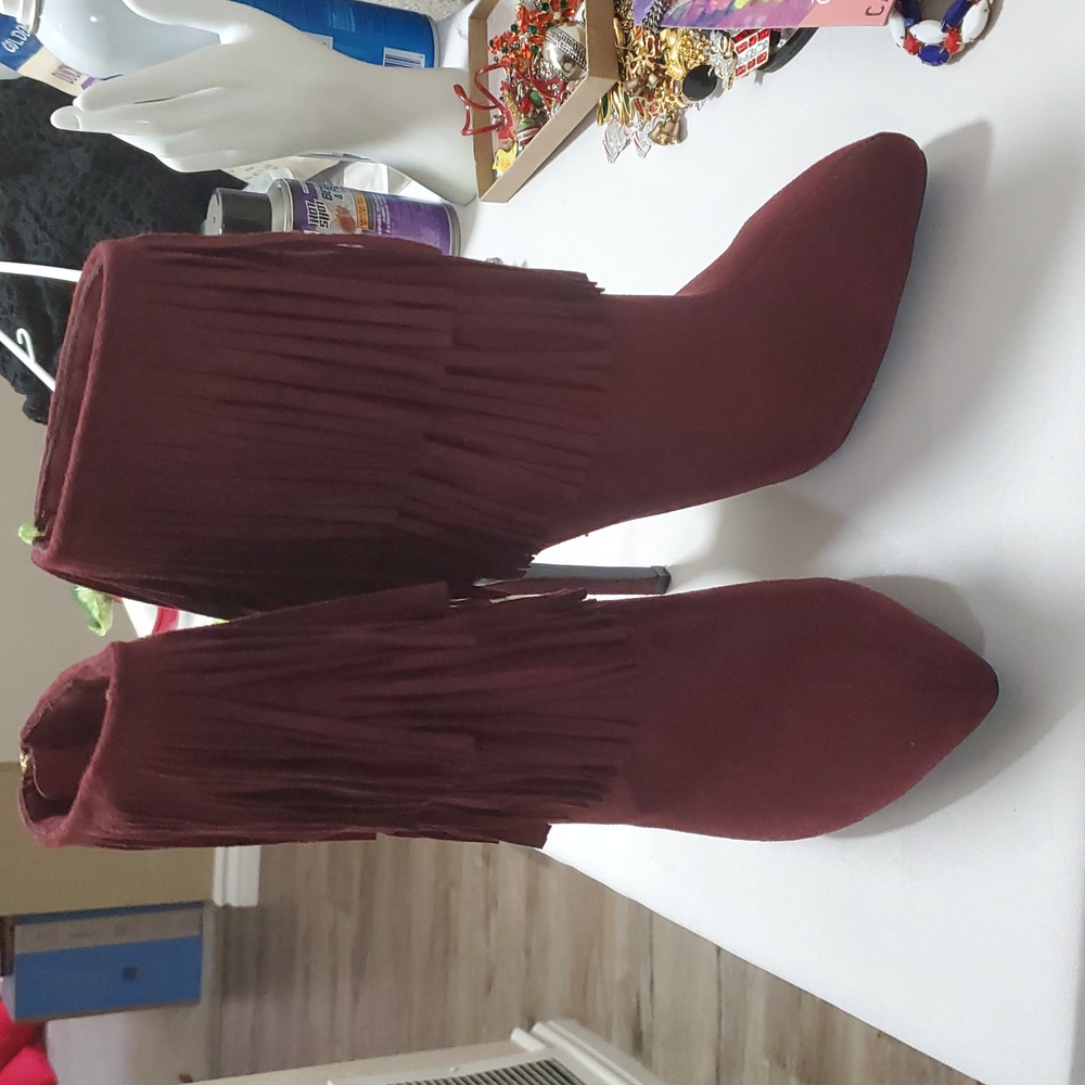 Her style Fringed Purple Ankle Boots Size 9 NWOT